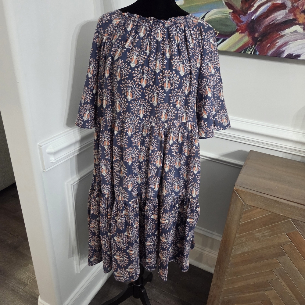 MIRTH Dress Vienna Ruched Elastic Neck Raglan Sleeve Tiered Midi Peacock Print S